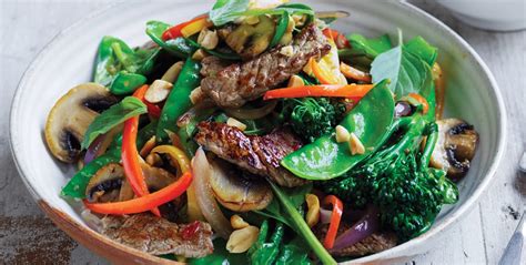 How much fat is in thai citrus beef stir fry with rice - calories, carbs, nutrition